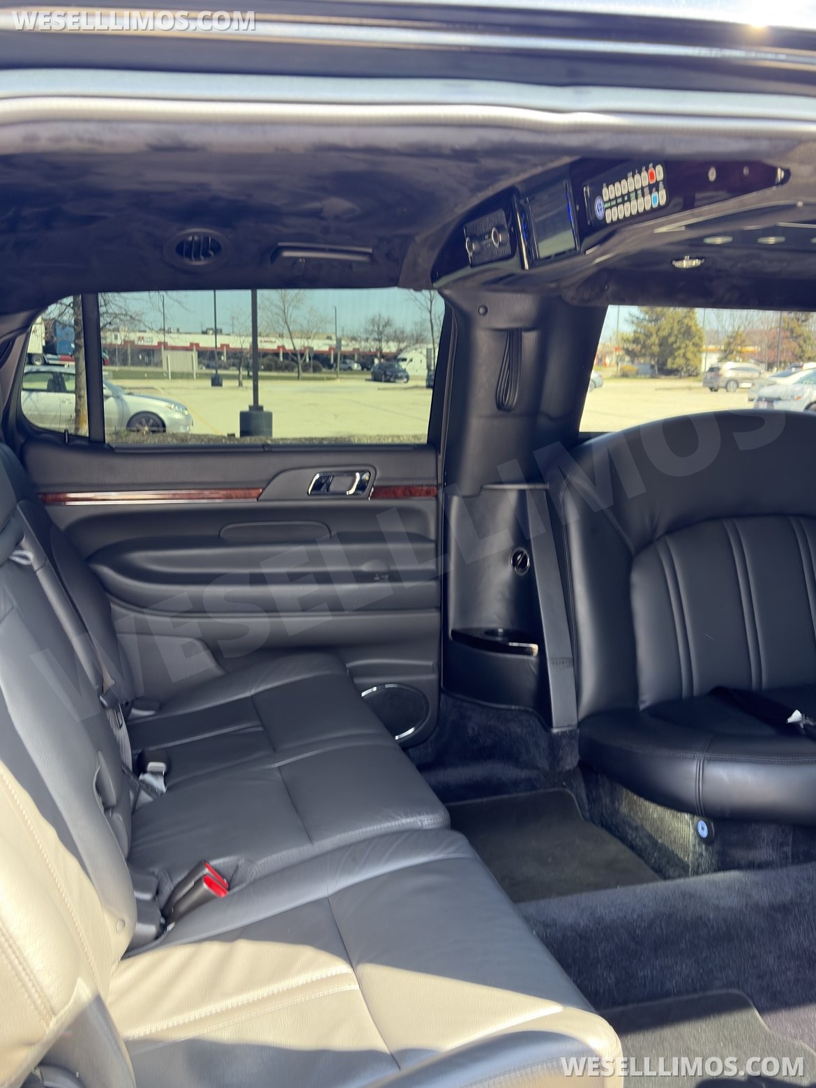 Photo of Limousine for sale: 2019 Lincoln MKT 120" 4 Door AWD Limousine 120" by Executive Coach Builders