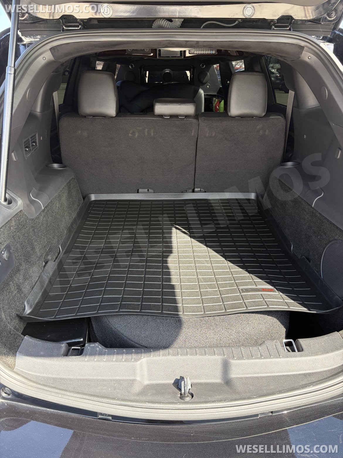 Photo of Limousine for sale: 2019 Lincoln MKT 120" 4 Door AWD Limousine 120" by Executive Coach Builders