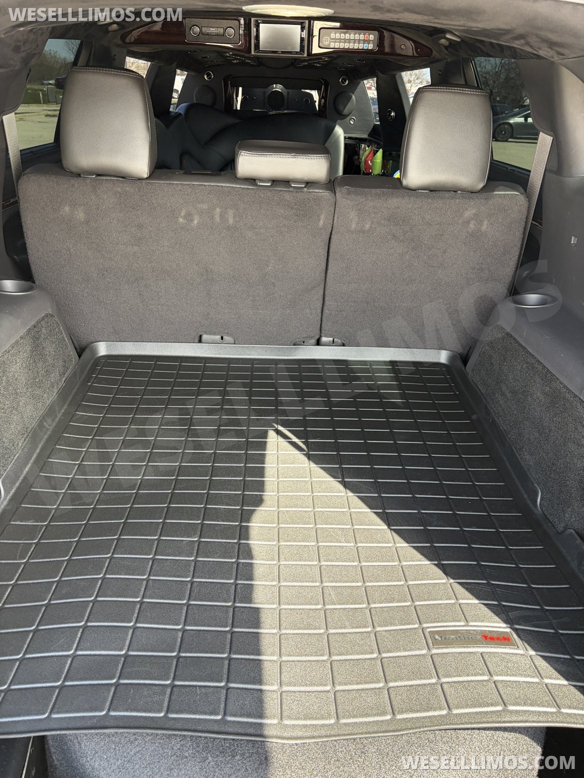 Photo of Limousine for sale: 2019 Lincoln MKT 120" 4 Door AWD Limousine 120" by Executive Coach Builders