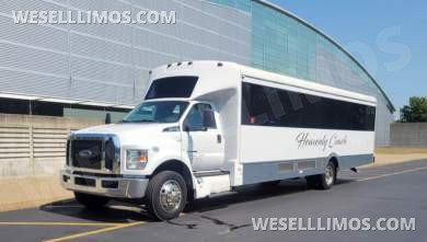 2016 Glaval Ford F650 Shuttle Bus - Shuttle Bus for Sale in Steubenville, OH - Photo 1
