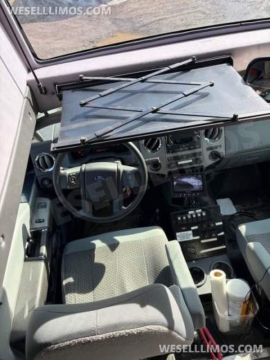 2016 Glaval Ford F650 Shuttle Bus - Shuttle Bus for Sale in Steubenville, OH - Photo 12