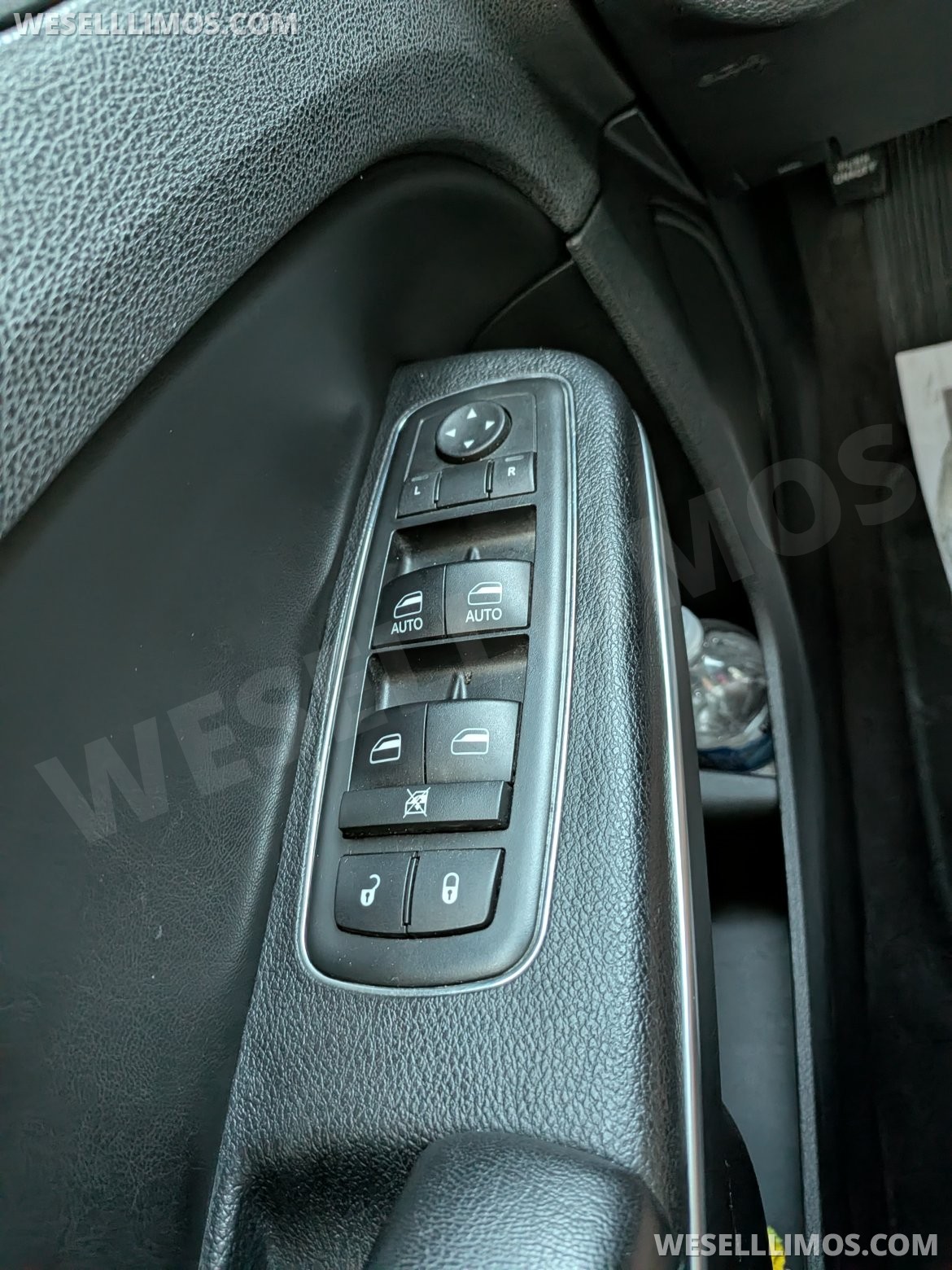 Photo of Limousine for sale: 2018 Chrysler 300 140" by Moonlight