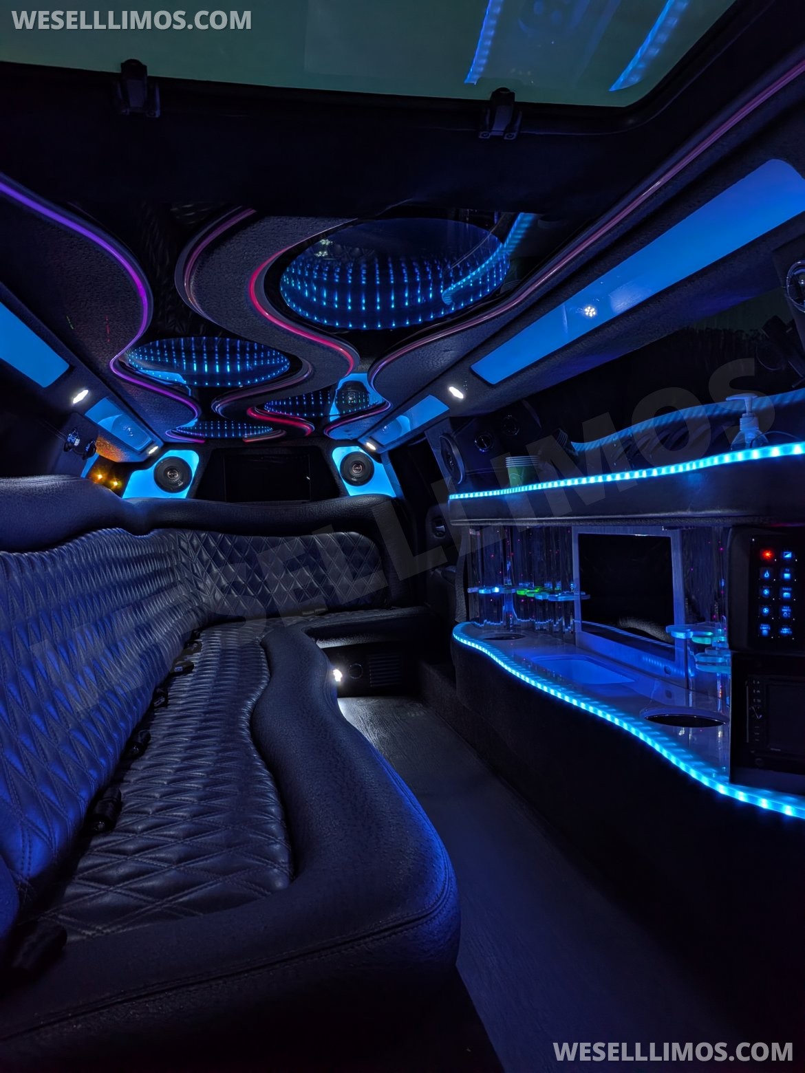 Photo of Limousine for sale: 2018 Chrysler 300 140" by Moonlight