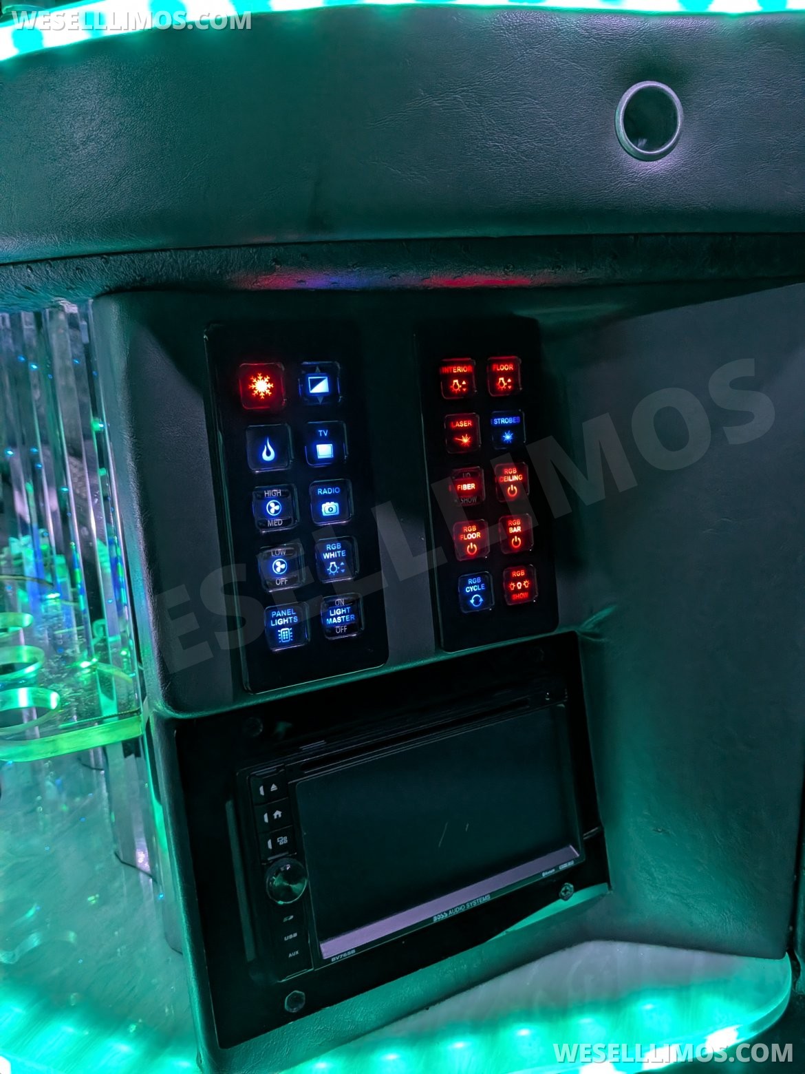 Photo of Limousine for sale: 2018 Chrysler 300 140" by Moonlight