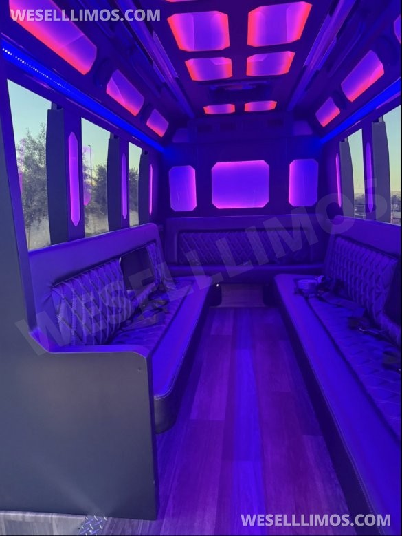 2015 Mercedes-Benz 3500 Sprinter for Sale in Riverside, CA - Photo 2