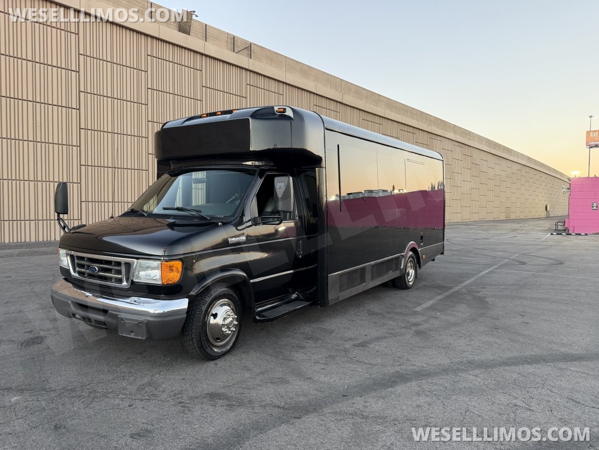 Limo Bus for sale: 2006 Ford E-450 by Executive Coach Builder