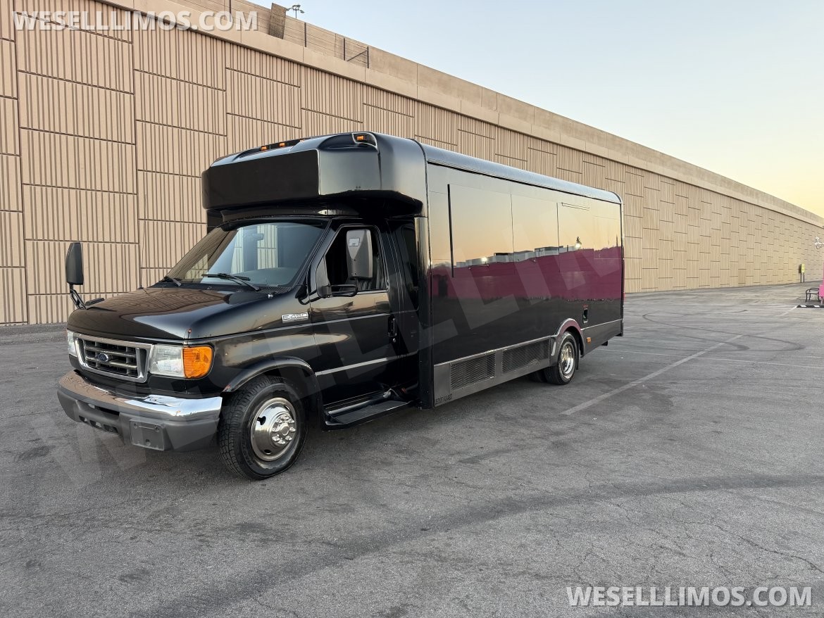Photo of Limo Bus for sale: 2006 Ford E-450 by Executive Coach Builder