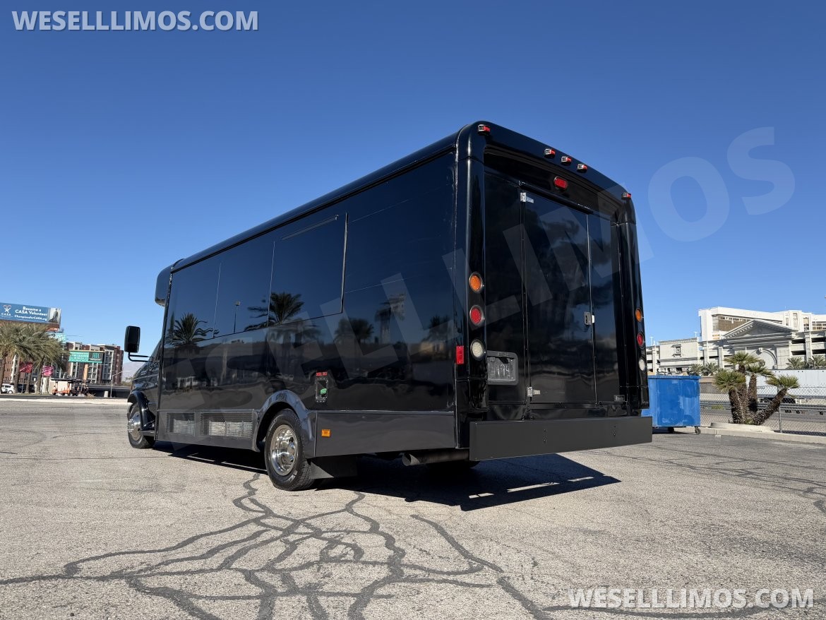 Photo of Limo Bus for sale: 2006 Ford E-450 by Executive Coach Builder