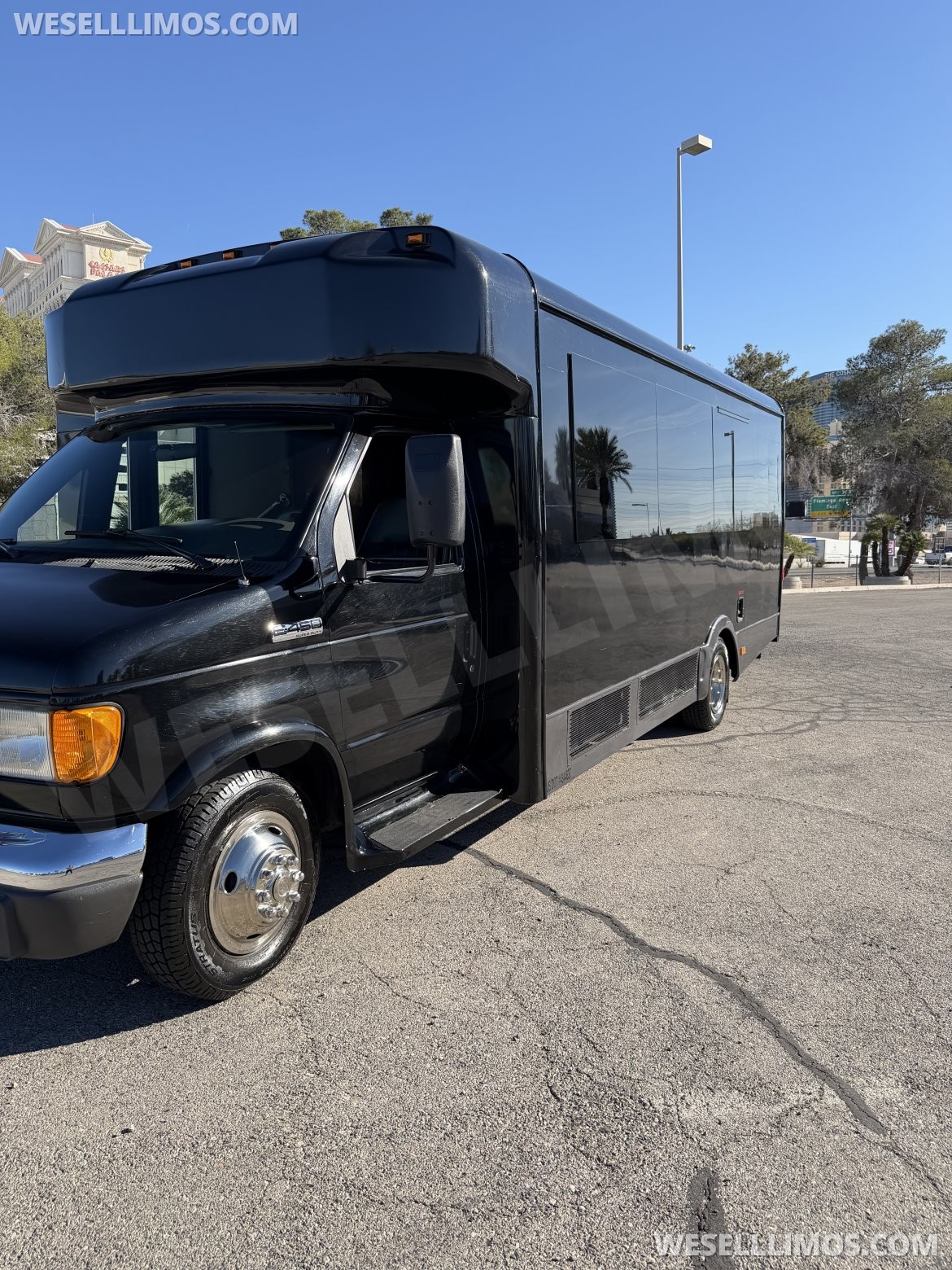 Photo of Limo Bus for sale: 2006 Ford E-450 by Executive Coach Builder