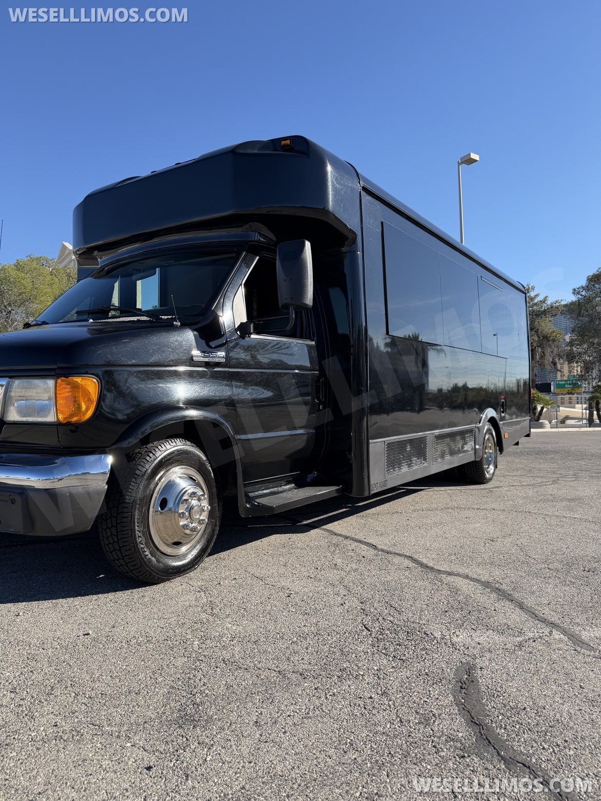 Photo of Limo Bus for sale: 2006 Ford E-450 by Executive Coach Builder