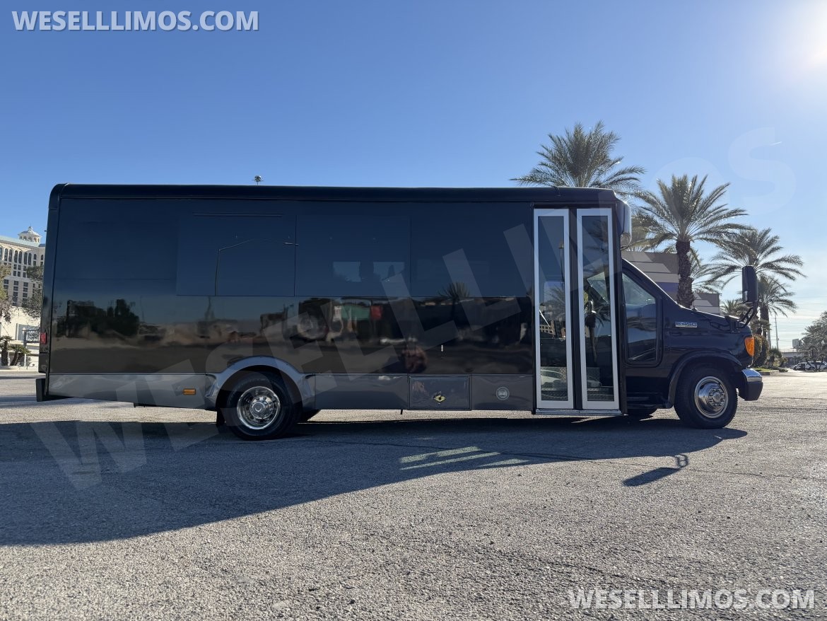 Photo of Limo Bus for sale: 2006 Ford E-450 by Executive Coach Builder