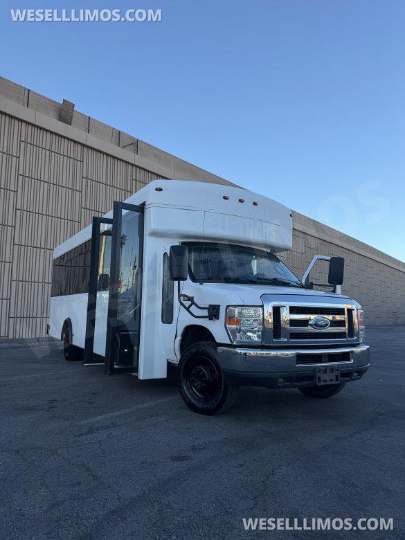 2016 Ford E-450 Executive Shuttle for Sale in Las Vegas, NV - Photo 3