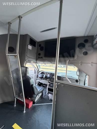 2016 Ford E-450 Winnebago Coach Builder 25 Passenger Shuttle Buses - Executive Shuttle for Sale in Las Vegas, NV - Photo 16