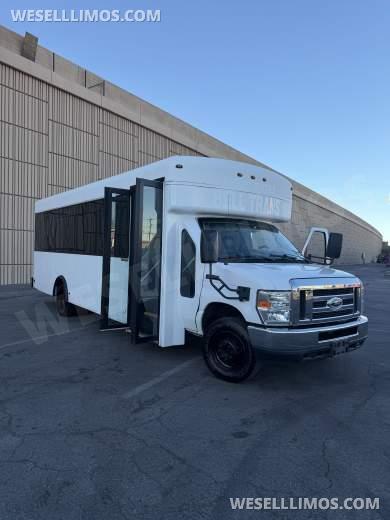 2016 Ford E-450 Winnebago Coach Builder 25 Passenger Shuttle Buses - Executive Shuttle for Sale in Las Vegas, NV - Photo 18