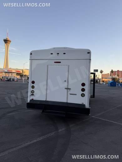 2016 Ford E-450 Winnebago Coach Builder 25 Passenger Shuttle Buses - Executive Shuttle for Sale in Las Vegas, NV - Photo 23