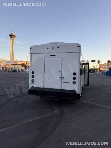 2016 Ford E-450 Winnebago Coach Builder 25 Passenger Shuttle Buses - Executive Shuttle for Sale in Las Vegas, NV - Photo 25