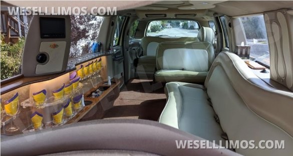 2002 Ford Excursion Limousine for Sale in Santa Barbara or San Diego, CA - Photo 2