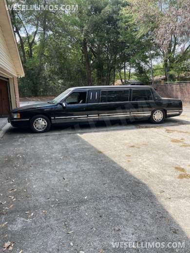 Commercial Glass - Presidential 1999 Cadillac DeVille Limousine - Only 40K miles - Sharp - Limousine for Sale in St Marys, GA - Photo 1