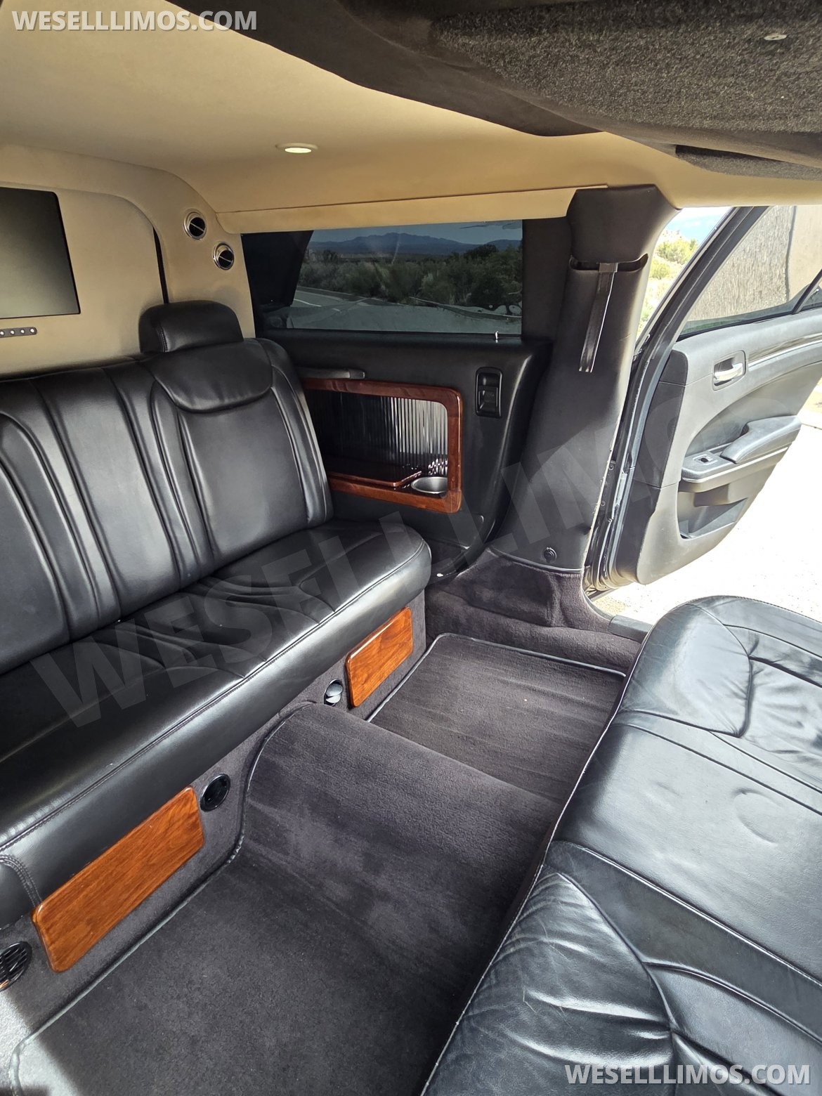 Photo of Limousine for sale: 2017 Chrysler 300 23" by LCW Automotive