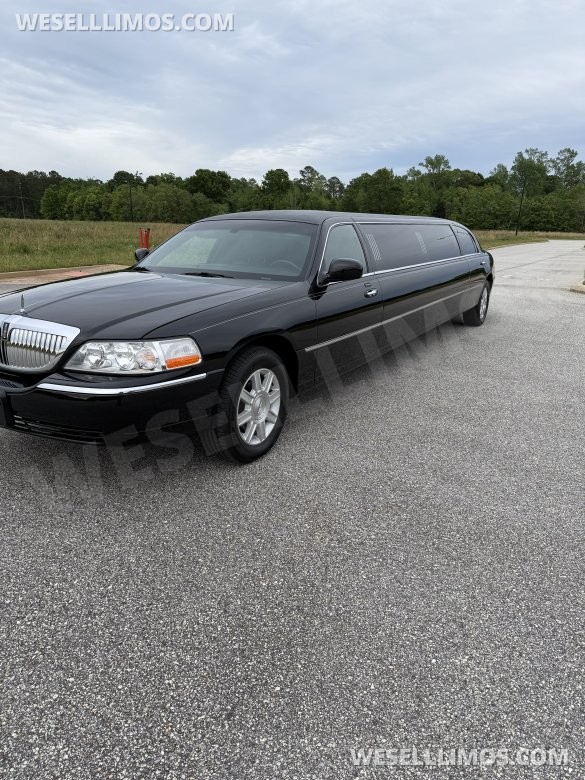 2007 Lincoln Super stretch Limousine for Sale in Daphne, AL - Main Photo