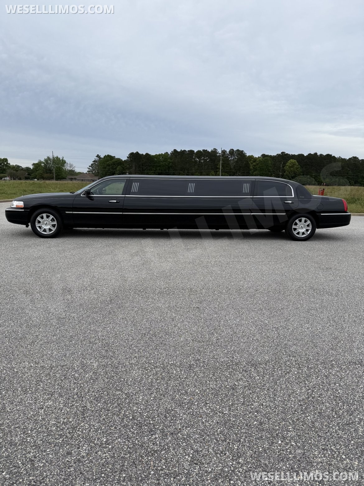 Photo of Limousine for sale: 2007 Lincoln Super stretch by Executive Coach Builders