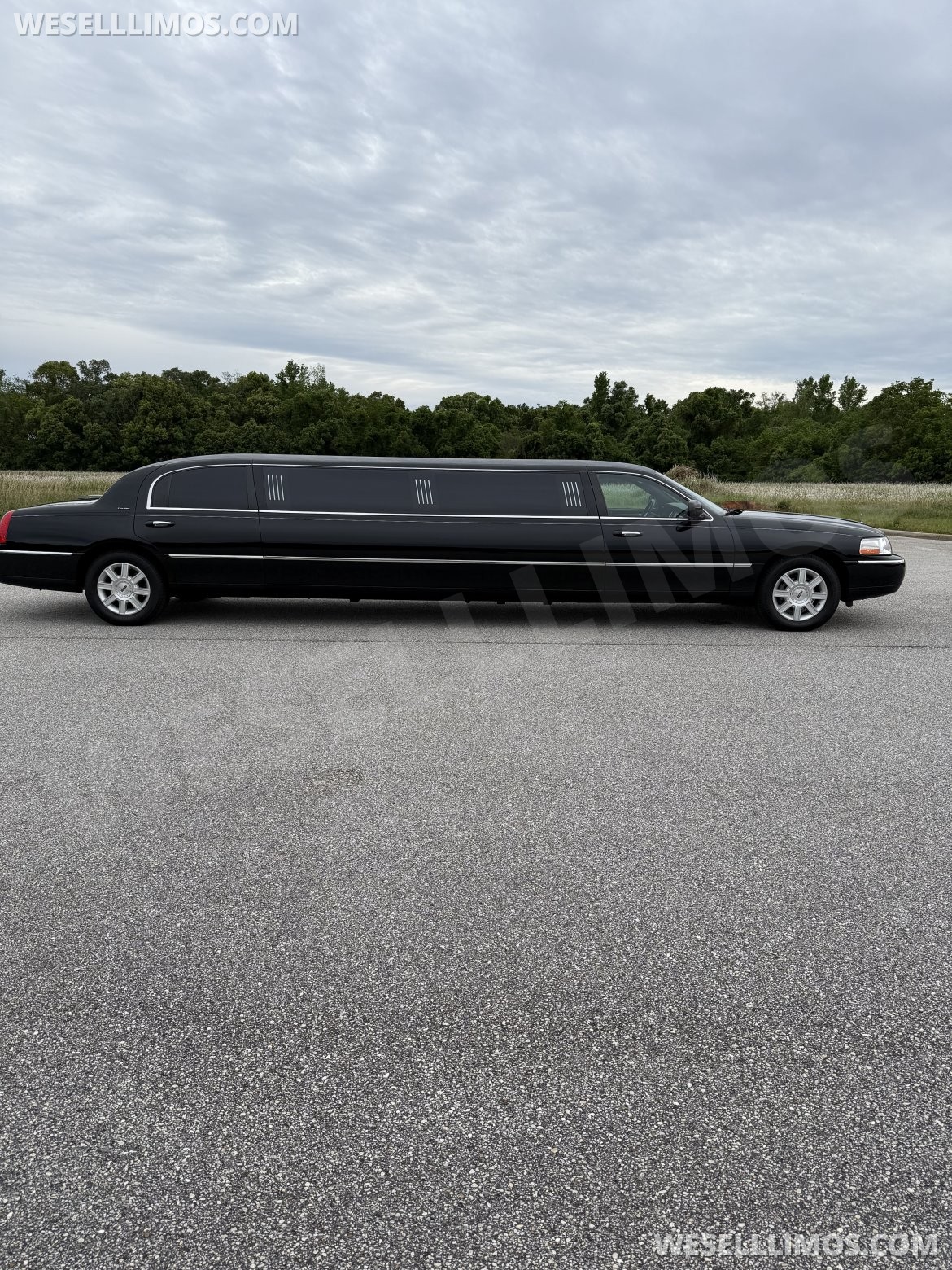 Photo of Limousine for sale: 2007 Lincoln Super stretch by Executive Coach Builders