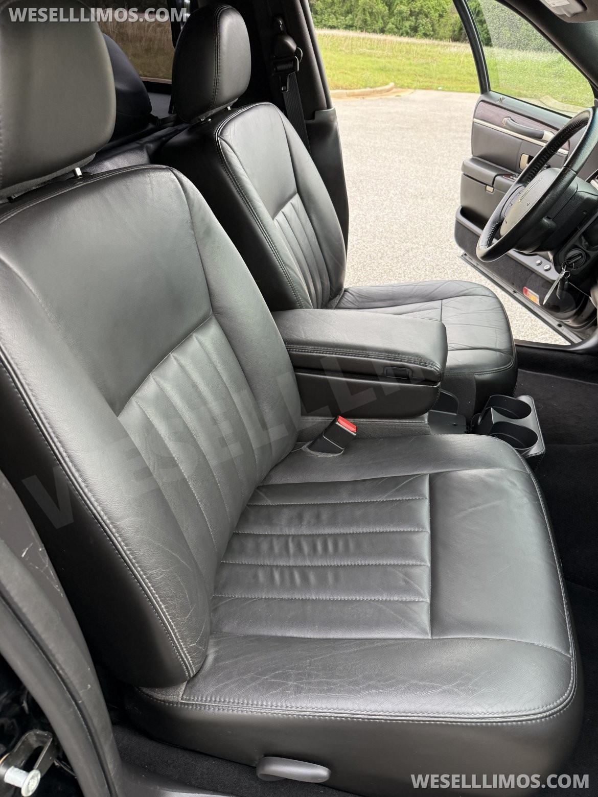 Photo of Limousine for sale: 2007 Lincoln Super stretch by Executive Coach Builders