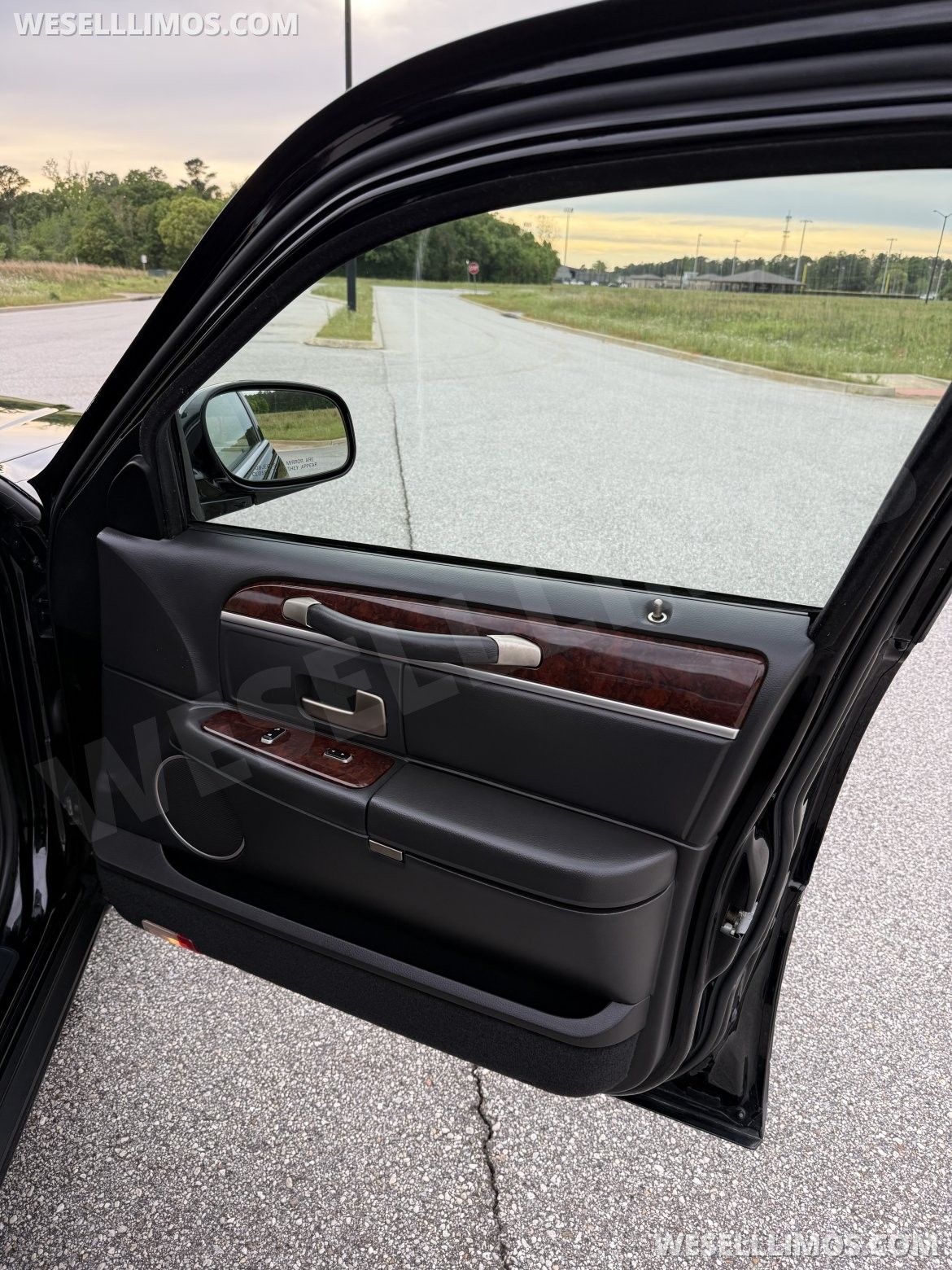 Photo of Limousine for sale: 2007 Lincoln Super stretch by Executive Coach Builders