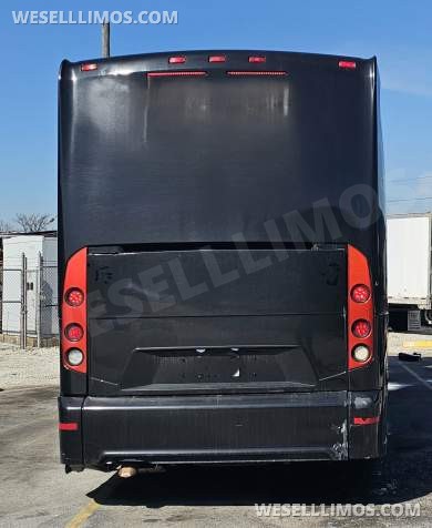2013 MCI J4500 Motorcoach - Motorcoach for Sale in Chicago, IL - Photo 4