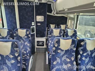 2013 MCI J4500 Motorcoach - Motorcoach for Sale in Chicago, IL - Photo 9