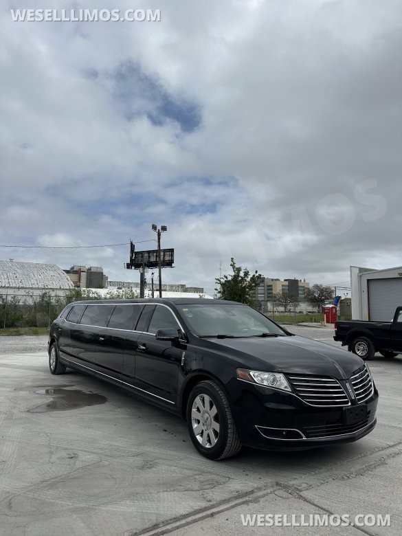 2018 Lincoln MKT Limousine for Sale in Elkhart, IN - Main Photo