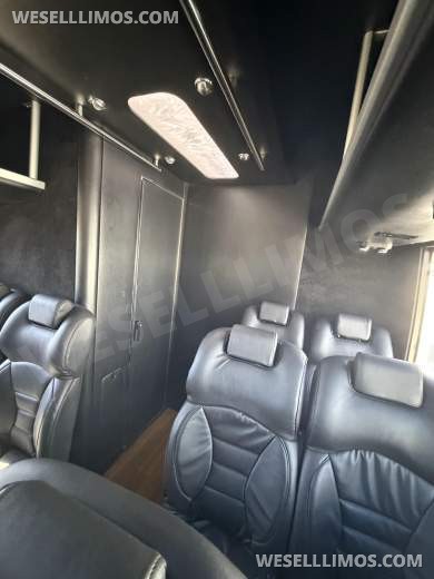 2012 Tiffany Freightliner M2 Executive Shuttle - Executive Shuttle for Sale in Westport, MA - Photo 5