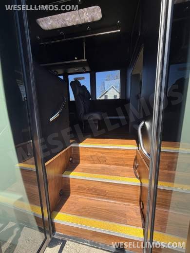 2012 Tiffany Freightliner M2 Executive Shuttle - Executive Shuttle for Sale in Westport, MA - Photo 2