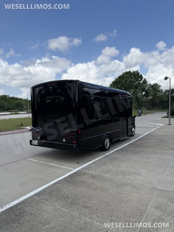 2019 Ford E-450 Limo Bus for Sale in houston, TX - Photo 3