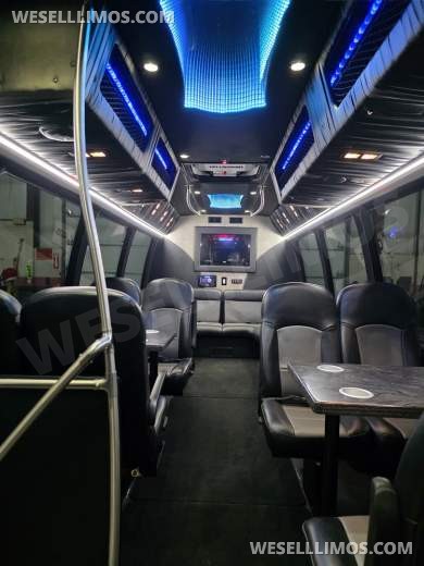 2011 Ameritrans Ford E450 Limo Bus - Limo Bus for Sale in Erie, PA - Photo 3
