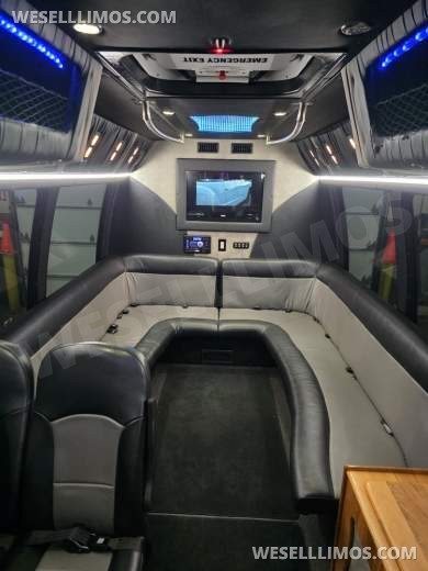2011 Ameritrans Ford E450 Limo Bus - Limo Bus for Sale in Erie, PA - Photo 10