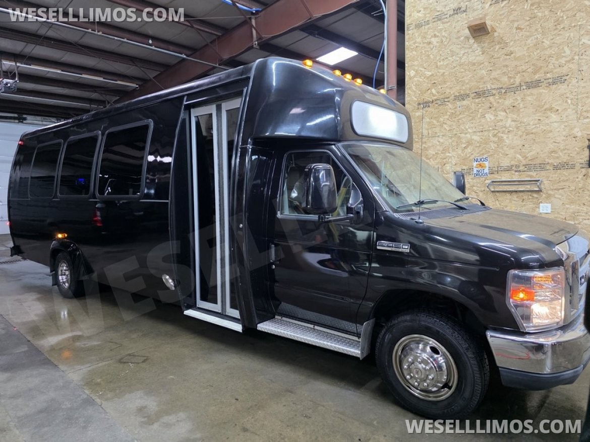 Photo of Limo Bus for sale: 2011 Ford E450 by Ameritrans