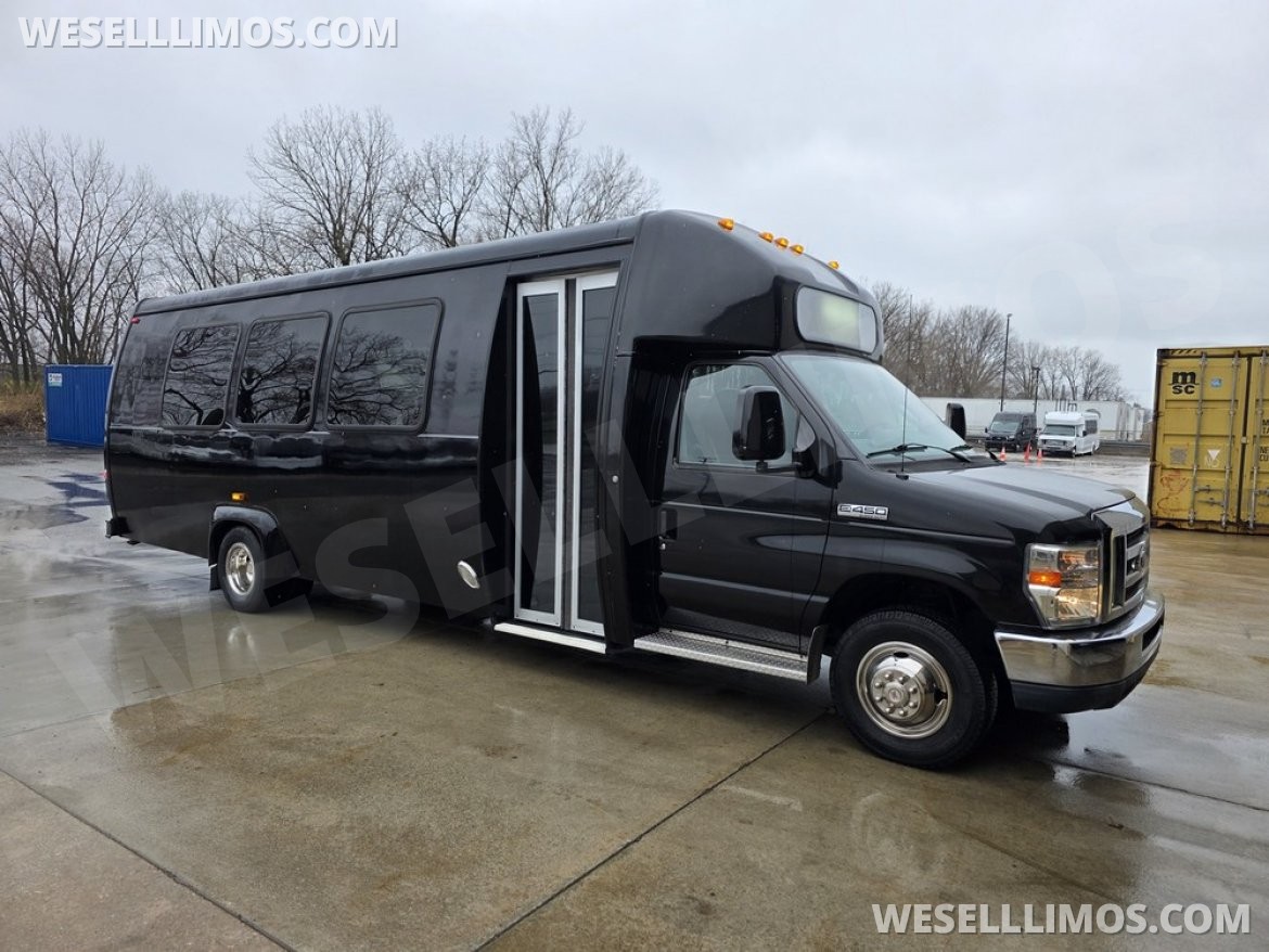 Photo of Limo Bus for sale: 2011 Ford E450 by Ameritrans