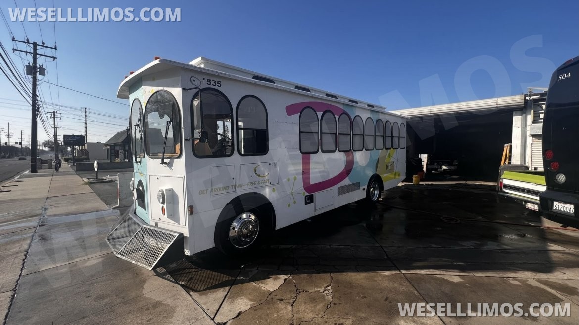 Photo of Trolley for sale: 2014 Ford F53 by Hometown Trolley