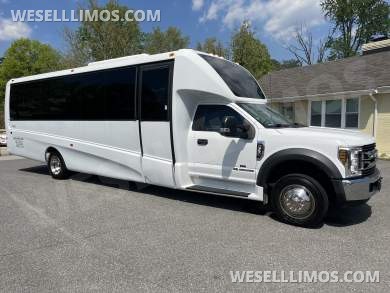 2019 Ford F550 Limo Bus for Sale in Pasadena, MD