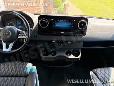 2020 Executive Coach Builders Mercedes-Benz 170 HT EXT 3500 Super Single Sprinter - Sprinter for Sale in Gridley, KS - Photo 9