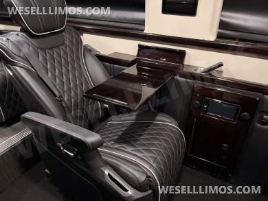 2020 Executive Coach Builders Mercedes-Benz 170 HT EXT 3500 Super Single Sprinter - Sprinter for Sale in Gridley, KS - Photo 12