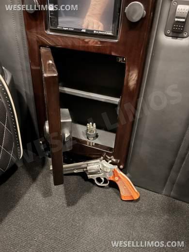 2020 Executive Coach Builders Mercedes-Benz 170 HT EXT 3500 Super Single Sprinter - Sprinter for Sale in Gridley, KS - Photo 13