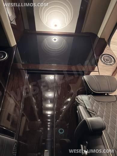 2020 Executive Coach Builders Mercedes-Benz 170 HT EXT 3500 Super Single Sprinter - Sprinter for Sale in Gridley, KS - Photo 42
