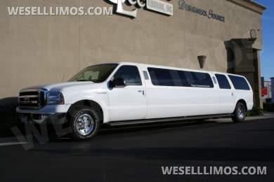 2005 Krystal Coach Ford Excursion Limousine - Limousine for Sale in Modesto, CA - Photo 3