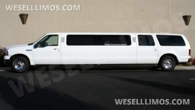 2005 Krystal Coach Ford Excursion Limousine - Limousine for Sale in Modesto, CA - Photo 4