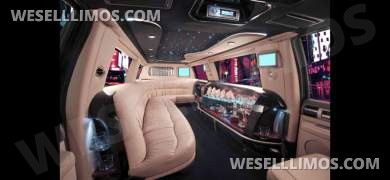 2005 Krystal Coach Ford Excursion Limousine - Limousine for Sale in Modesto, CA - Photo 2