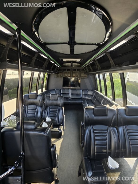 2018 Ford F550 Limo Bus Limo Bus for Sale in Erie, PA - Photo 2