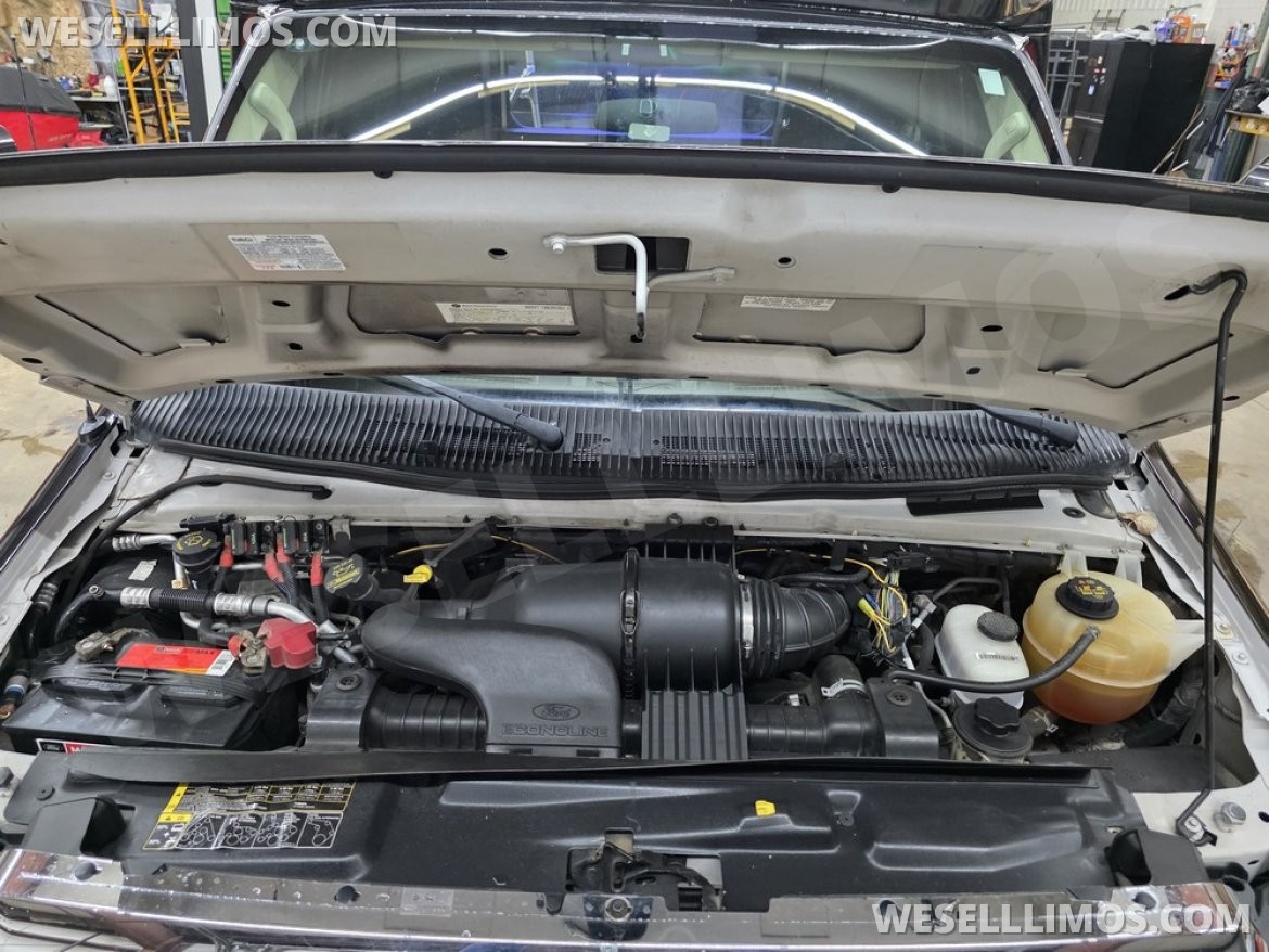 Photo of Limo Bus for sale: 2018 Ford F550 Limo Bus by Turtle Top