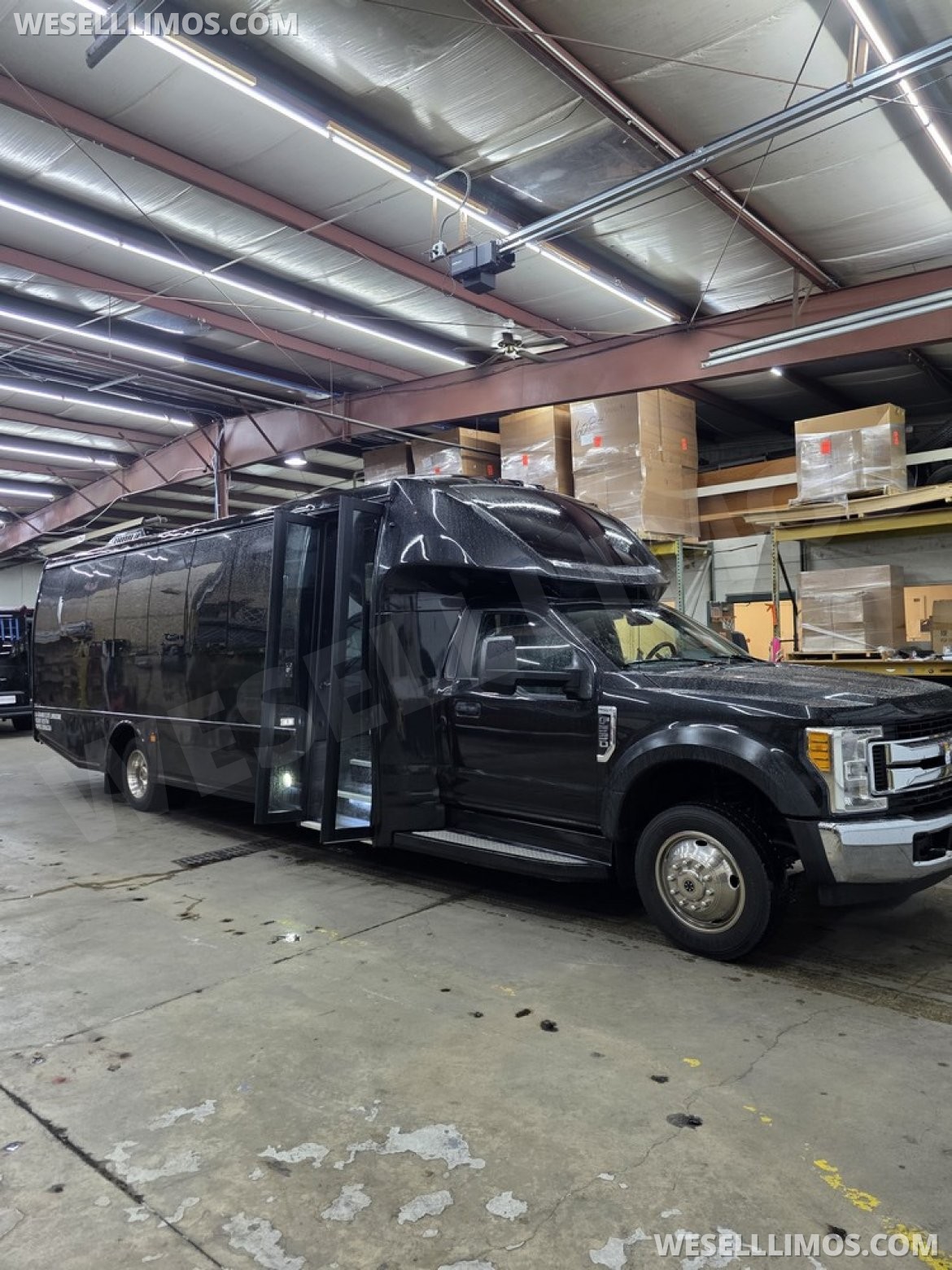 Photo of Limo Bus for sale: 2018 Ford F550 Limo Bus by Turtle Top
